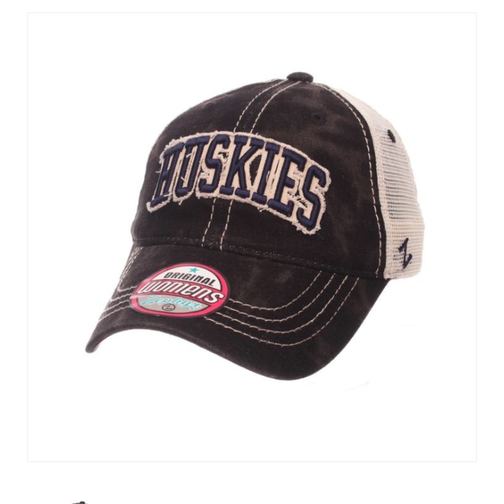 UConn Huskies women’s Zephyr hat